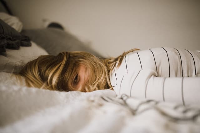 Lack of sleep causes osteoporosis risk after menopause - New Study - Women Health Hub