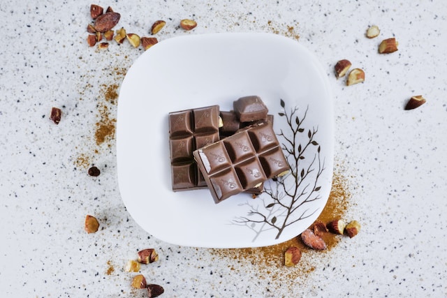 eating chocolate in the morning helps with weight loss in women - women health hub