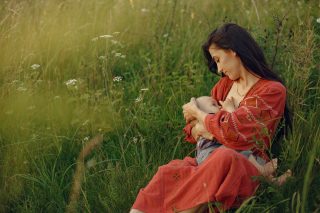 most popular breastfeeding positions -women health hub