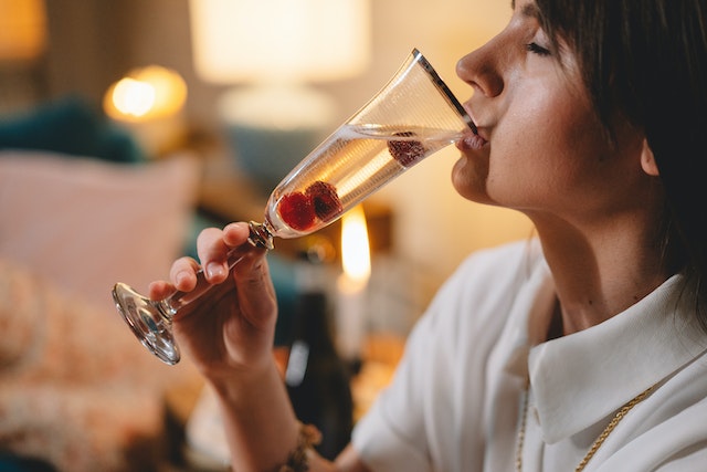 Drinking Alcohol Reduces The Chances of Getting Pregnant - Women Health Hub